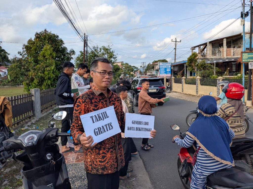 LDII Bukittinggi Bagikan Ratusan Paket Pabukoan, Perkuat Silaturahim di Bulan Ramadan